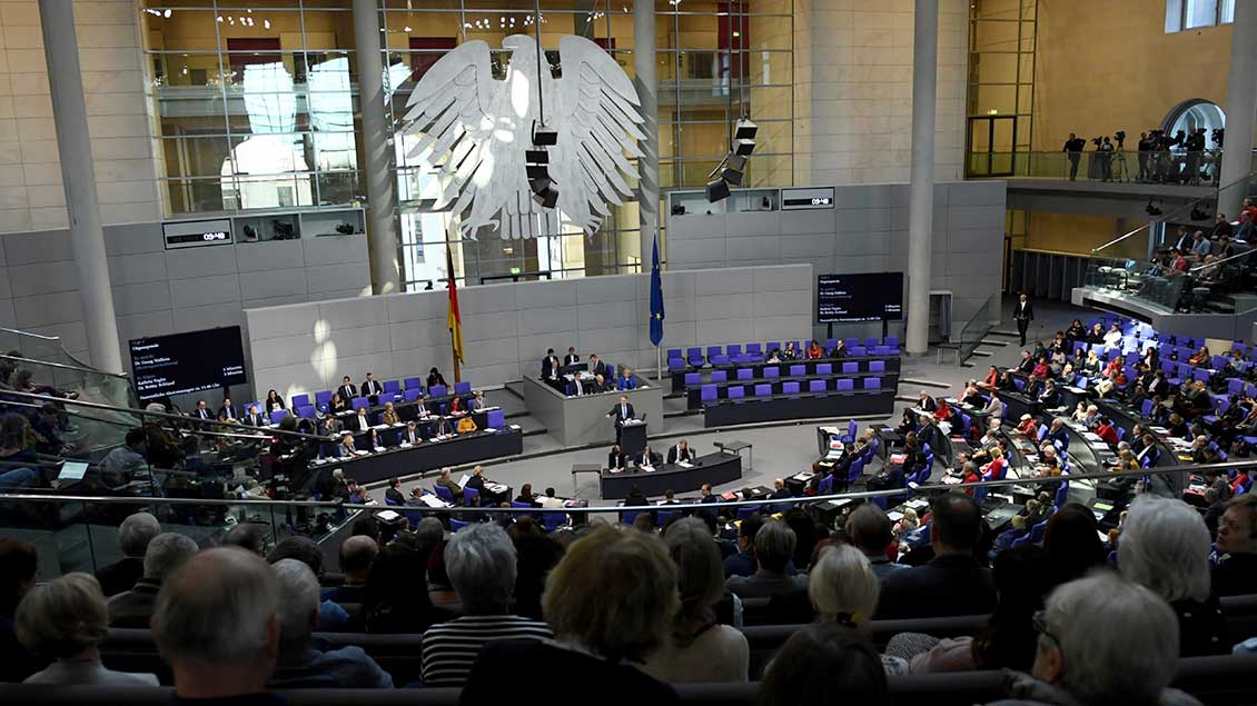 Blick in den Plenarsaal des Bundestags