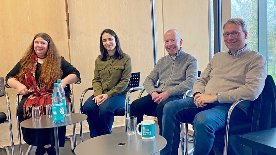 Kirchenmusikerin Sonja Manderbach, Sozialberaterin Venera Topor, Pfarrer Peter Kossen und Pfarrer Stefan Jürgens.