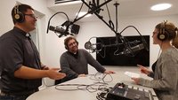 Redakteurin Ann-Christin Ladermann spricht mit Ralf Meyer (links) und Christoph Hendrix