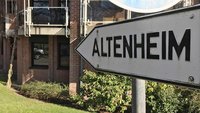 Wegweiser zum Altenheim