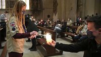 Aussendung des Friedenslichts aus Bethlehem. Die Aussendungsfeier fand unter Corona-Einschränkungen statt. | Foto: Christian Schnaubelt (pd)