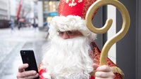 Nikolaus mit Smartphone