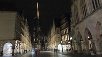 Panorama des Prinzipalmarkts in Münster mit der Himmelsleiter an der Lambertikirche