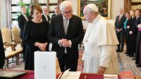 Elke Büdenbender, Frank-Walter Steinmeier, Papst Franziskus