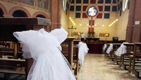 Eine für eine Hochzeit geschmückte Kirche. | Symbolfoto: Michael Rottmann