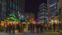 Weihnachtliche Einkaufsstraße in Düsseldorf