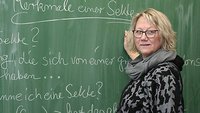 Religionslehrerein Ulrike Friedek