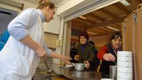 Suppenküche der Malteser für Obdachlose in Kaliningrad.