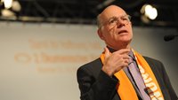 Der früherer Bundestagspräsident Norbert Lammert wurde für seine „Wortgewalt“ als Politiker und Prediger ausgezeichnet.