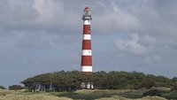 Der Hollumer Leuchtturm ist ein Wahrzeichen von Ameland