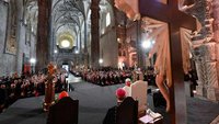 Der Papst mit Priestern und Bischöfen in Lissabon