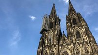 Kölner Dom mit Gerüst