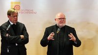 Stellten sich zu Beginn der Vollversammlung in Ingolstadt der Presse: Kardinal Reinhard Marx (rechts) und der Sekretär der Bischofskonferenz, Pater Hans Langendörfer.