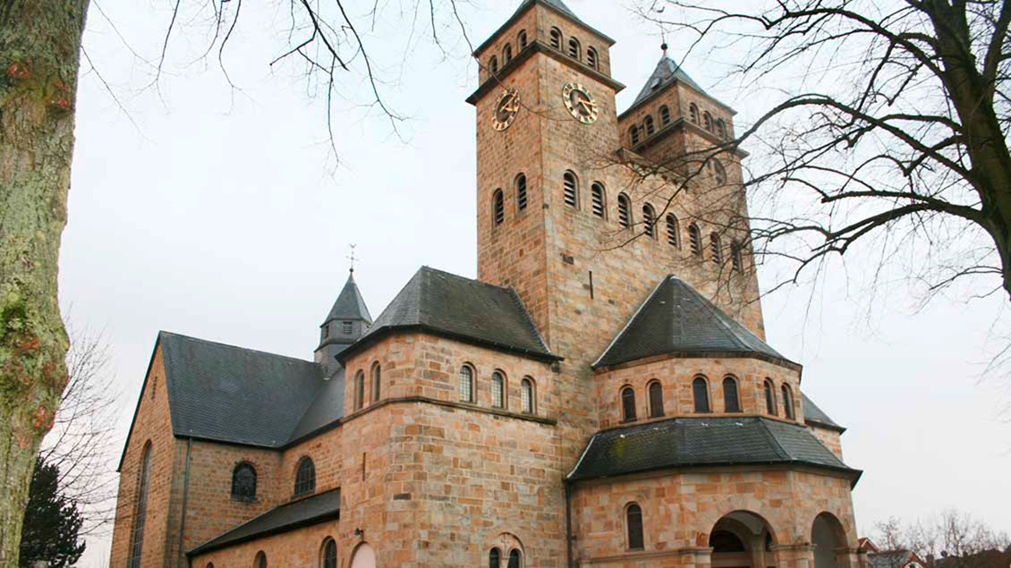 Die Herz-Jesu-Kirche in Emsdetten wurde in den Jahren 1922 bis 1924 als romanische Hallenkirche erbaut und wird demnächst als Gottesdienstraum aufgegeben.