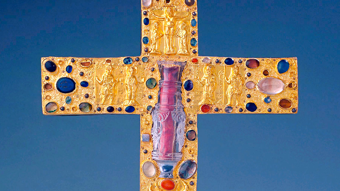 Das Borghorster Stiftskreuz zählt zu den Hauptwerken der europäischen Goldschmiede-Kunst des frühen Mittelalters.