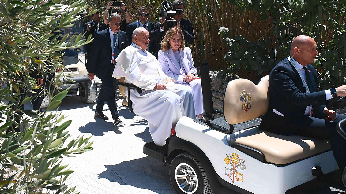 Papst Franziskus und Giorgia Meloni
