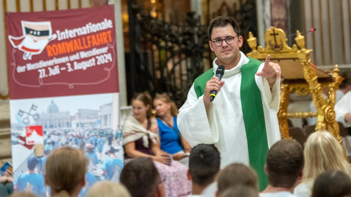 Diözesan-Jugendseelsorger Ralf Meyer während des Gottesdienstes. | Foto: Ann-Christin Ladermann (pbm)