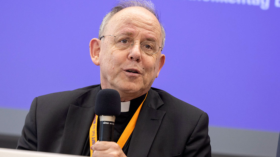 Ulrich Neymeyr während der Eröffnungspressekonferenz zum 103. Deutschen Katholikentag in Erfurt. 